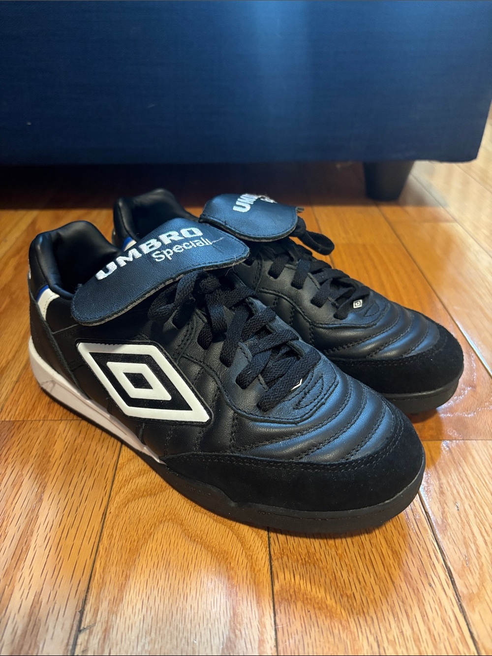 Umbro Men’s Black Speciali Shoes
